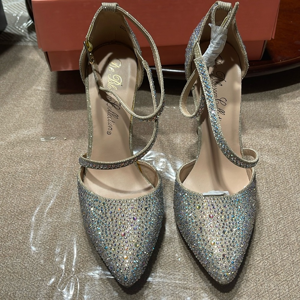DE BLOSSOM COLLECTION, NUDE SHIMMER, SIZE 6 1/2